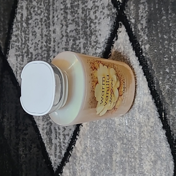 Bath & Body Works Warm Vanilla Sugar Luxury Bubble Bath - Picture 6 of 6